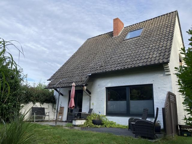 Charmantes Einfamilienhaus mit Dachstudio, Top Hobbykeller und Garage