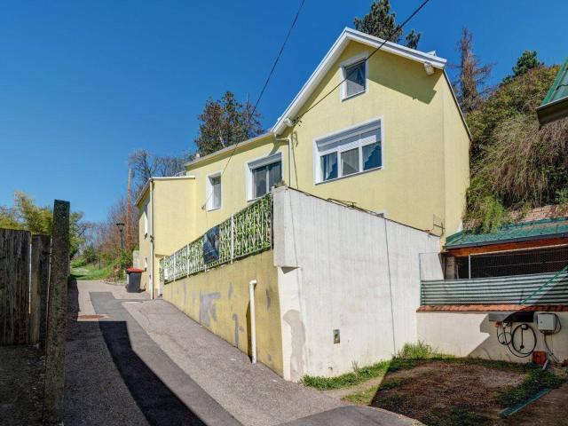 Charmantes Einfamilienhaus mit Dachterrasse & Blick auf die Weinreben in ruhiger Lage von Stillfried
