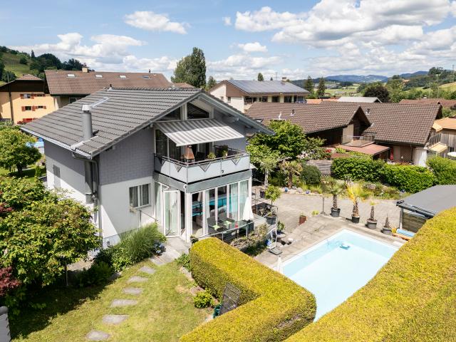 CHARMANTES EINFAMILIENHAUS MIT EINLIEGERWOHNUNG