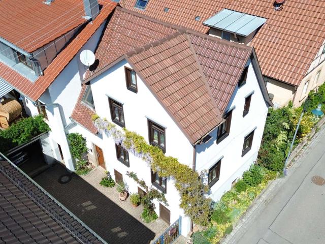 Charmantes Einfamilienhaus mit Fachwerkflair, Terrasse & idyllischem Garten in Cleebronn