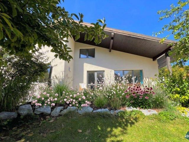 Charmantes Einfamilienhaus mit Kamin, Südterrasse und Garten in ruhiger Wohnlage