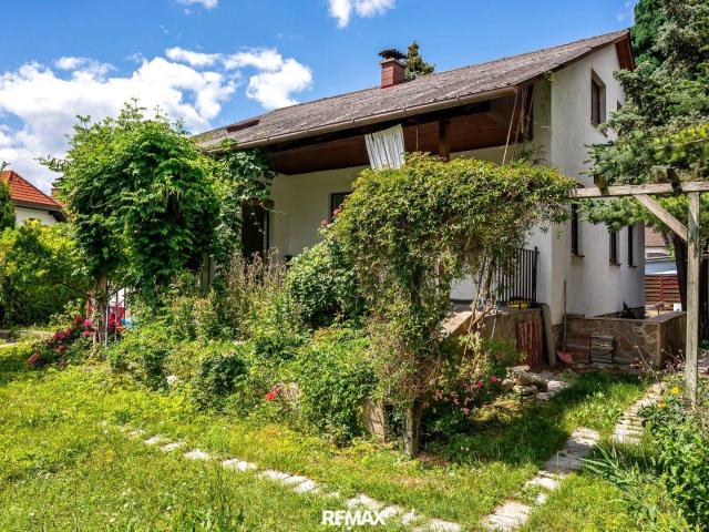 Charmantes Einfamilienhaus mit idyllischem Garten !