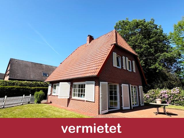 Charmantes Einfamilienhaus mit idyllischer Gartenanlage und Carport in ruhiger Lage in BZ Rostrup
