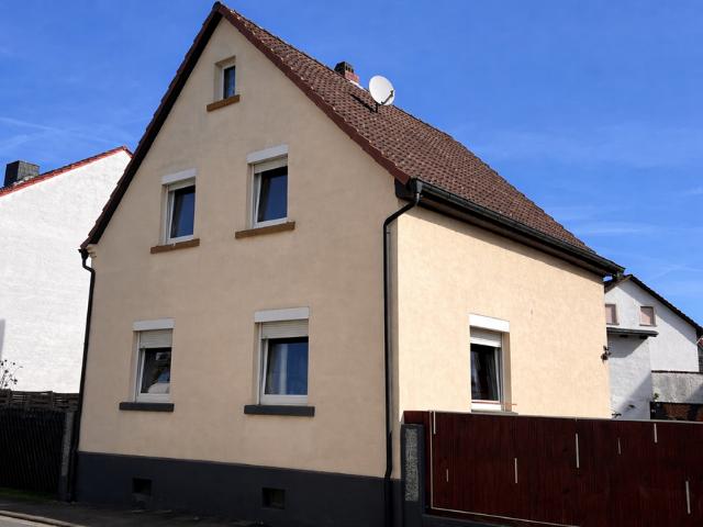 Charmantes Einfamilienhaus mit Nebengebäude im Herzen von Rodgau Dudenhofen!