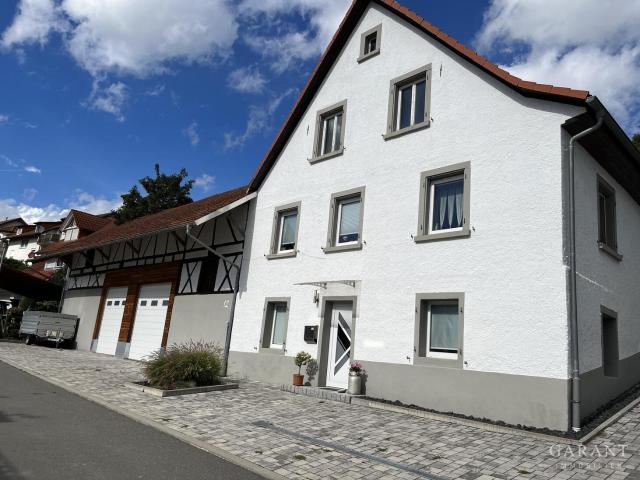 Charmantes Einfamilienhaus mit Scheune und Ausbaupotenzial