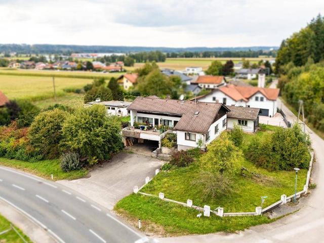 Charmantes Einfamilienhaus mit Potential / Baugrundstück / Garten / Gartenhaus / Garage
