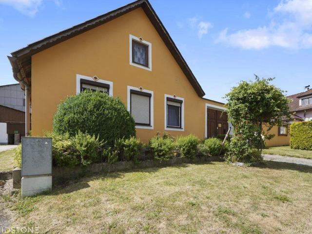 Charmantes Einfamilienhaus mit Potenzial in ruhiger Naturlage von Thuma