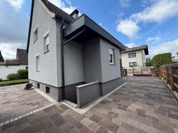 Charmantes Einfamilienhaus mit Pool und hochwertigem Außenbereich in Wels, Gepflegtes Wohnen mit Wohlfühlcharakter