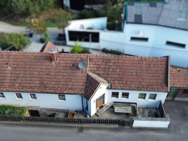 Charmantes Einfamilienhaus mit Weinkeller in Neudegg/Großriedenthal