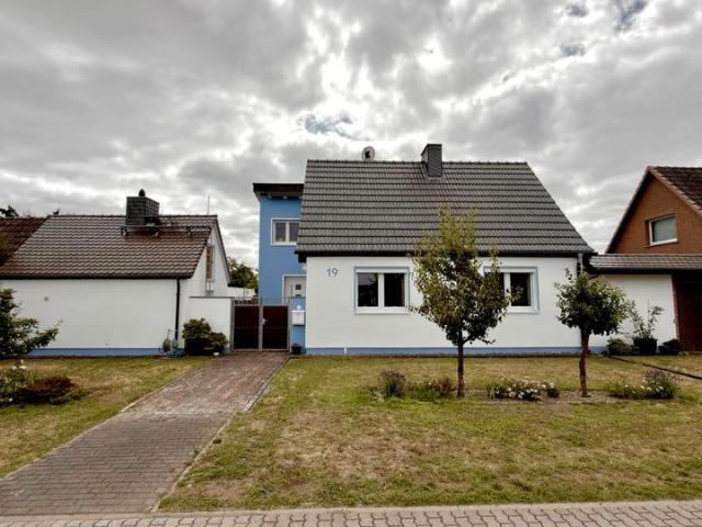 Charmantes Einfamilienhaus mit Wintergarten, Gästehaus & Sauna