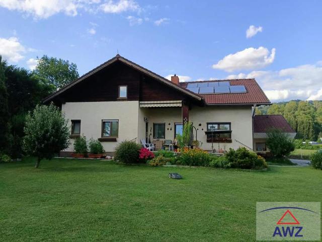 Charmantes Einfamilienhaus mit wunderschönem Garten!