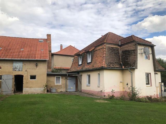 Charmantes Einfamilienhaus mit viel Platz und Potenzial in Teutleben