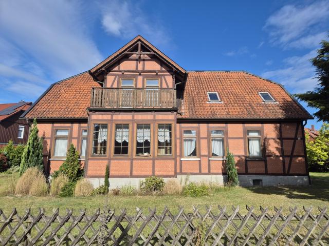 Charmantes Fachwerkhaus mit Einliegerwohnung & großem Grundstück – Projekt mit Potenzial in Dorfmark