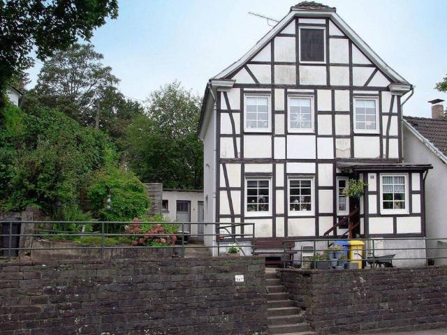 Charmantes Fachwerkhaus mit Potenzial optionales Gartengrundstück mit eigenem Wupper Zugang