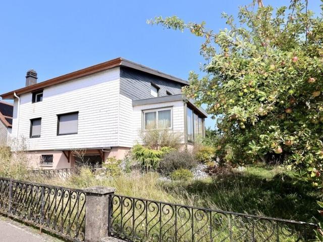 Charmantes Familienhaus in einer ruhigen Gegend mit Platz und Potenzial in Ajoie