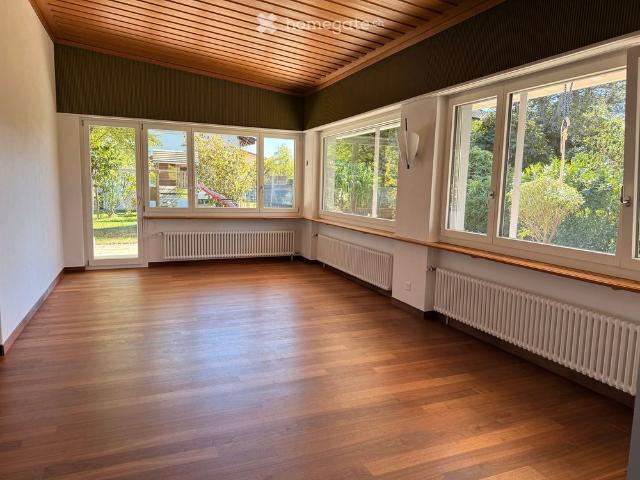 Charmantes, freistehendes 5.5 Zimmer Einfamilienhaus mit großem Garten an ruhiger Lage in Buchs AG