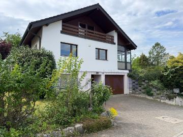 Charmantes, freistehendes 6.5 Zimmer Einfamilienhaus