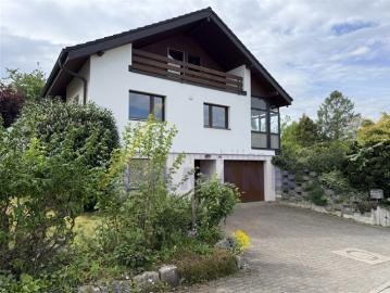 Charmantes, freistehendes 6.5 Zimmer Einfamilienhaus