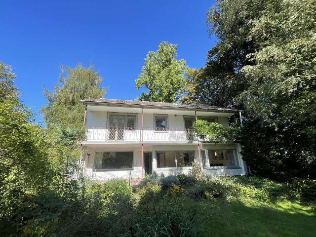 Charmantes, freistehendes Einfamilienhaus mit traumhaftem Garten