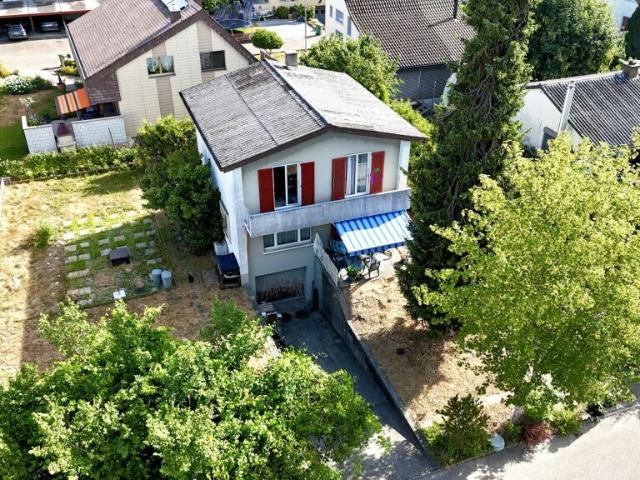 Charmantes freistehendes Einfamilienhaus mit grosszügigem Garten an ruhiger Wohnlage