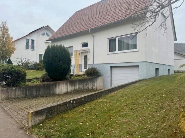 Charmantes freistehendes Einfamilienhaus