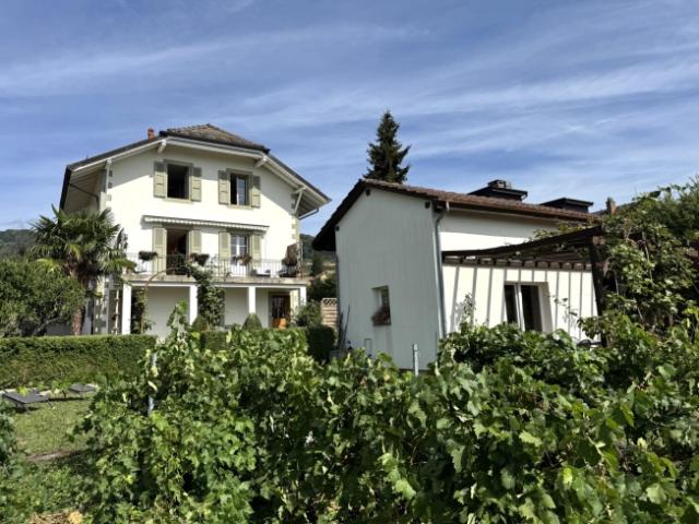 Charmantes freistehendes Haus mit Blick auf den See und die Alpen