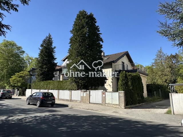 Charmantes freistehendes renovierungsbedürftiges Einfamilienhaus/Künstlervilla von Privat