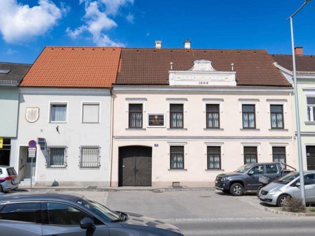 Charmantes Gründerzeithaus im Herzen von Gaweinstal mit angrenzendem Anlageobjekt