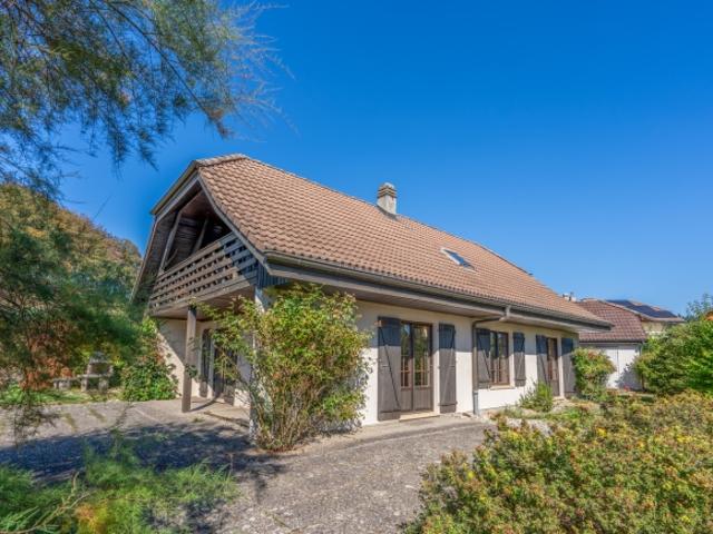 Charmantes Haus am Stadtrand von Lausanne, am Rand eines landwirtschaftlichen Gebiets