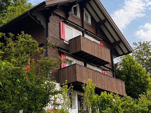 Charmantes Haus im Chalet Stil, von Natur umgeben und mit schöner Aussicht