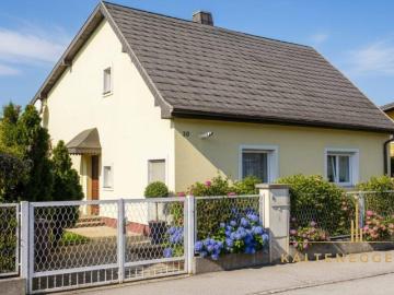 Haus zum Verkauf in 2544 - Garten