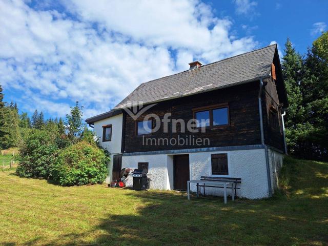 Charmantes Haus in unverbaubarer Alm und Aussichtslage in St. Hemma!