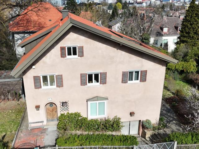 Charmantes Haus mit gepflegtem Garten & Bergblick in Linz – viel Potenzial!