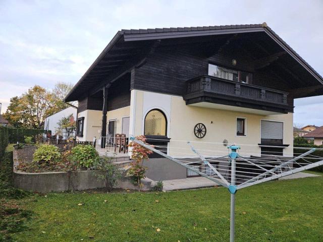 Charmantes Haus mit großem Garten in St. Georgen bei Salzburg – Ihr neues Zuhause!