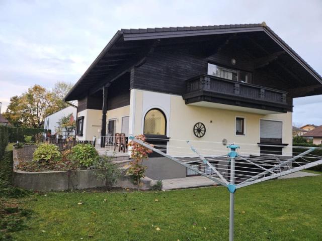 Charmantes Haus mit großem Garten in St. Georgen bei Salzburg – Ihr neues Zuhause!