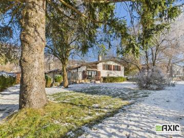 PREISREDUZIERUNG Charmantes, zu renovierendes Haus mit großem Grundstück
