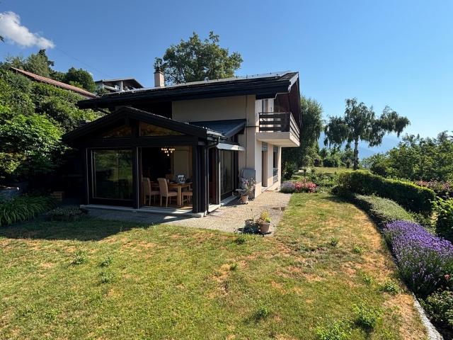 Charmantes Haus mit Panoramablick und separater Studio Wohnung