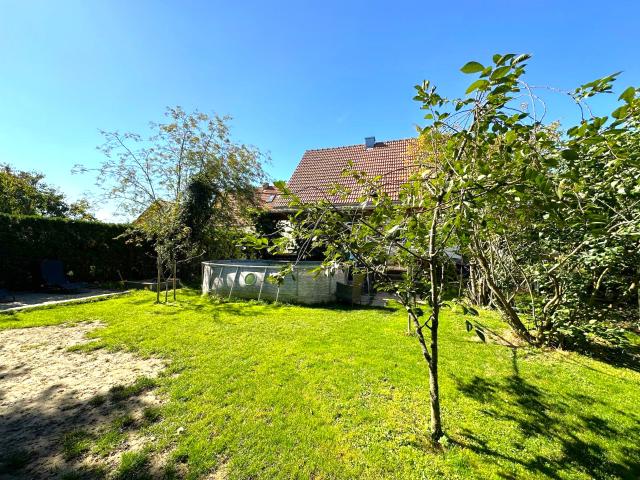 Charmantes Haus mit schönem Garten