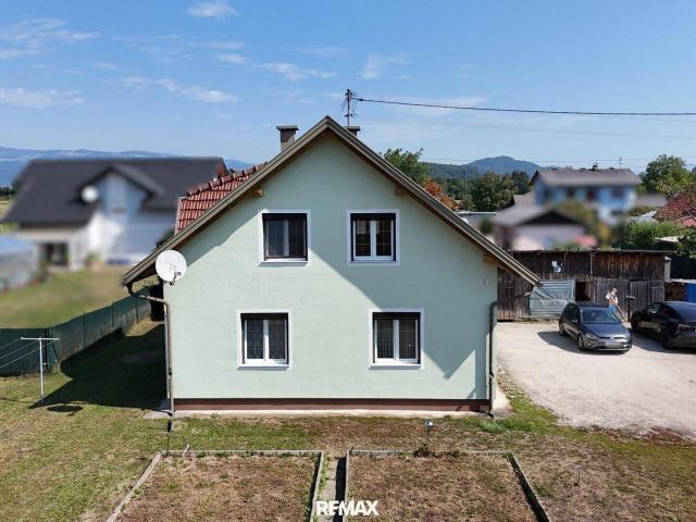 Charmantes Haus mit sehr großem Potenzial!