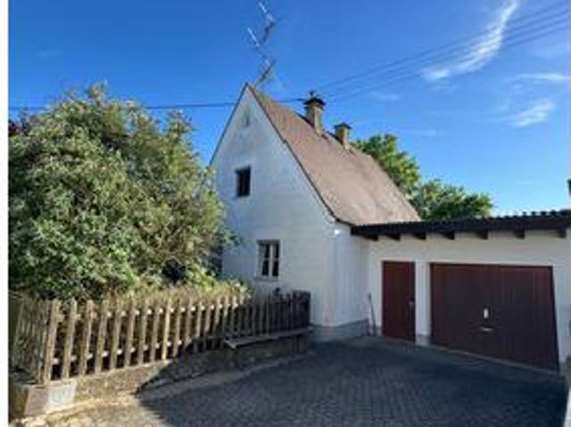 Charmantes Haus mit Traumgarten & Ausbaupotenzial