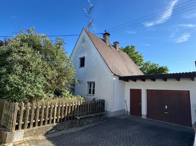 Charmantes Haus mit Traumgarten & Ausbaupotenzial