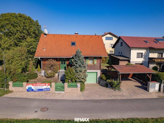 Charmantes Holzhaus mit Wintergarten, Ausblick und Wohlfühlatmosphäre