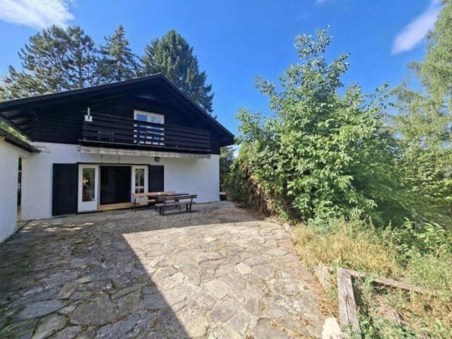 Charmantes Holzhaus mit Aussicht, Natur und viel Gestaltungspotenzial im Wienerwald