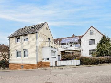 Charmantes Immobilienensemble mit historischem Flair Vorderhaus & Hinterhaus mit vier WEs