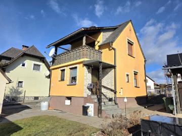 Charmantes Jungfamilienhaus mit großem Garten und Doppelcarport!