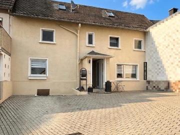 Charmantes kernsaniertes Einfamilienhaus mit Garten in Urbar