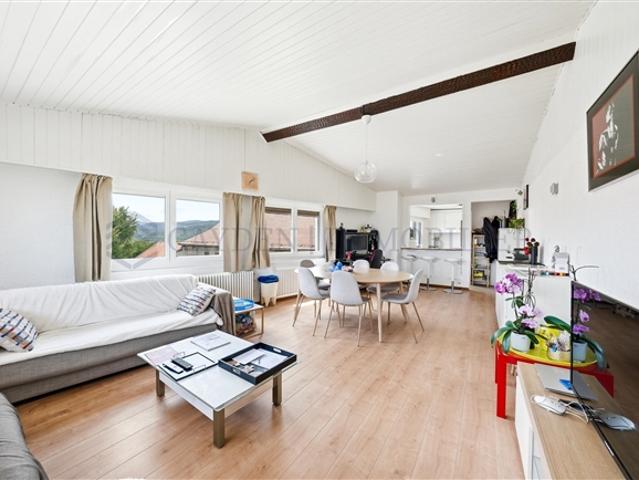 Charmantes Penthouse mit Aussicht auf den See und den Mont Blanc