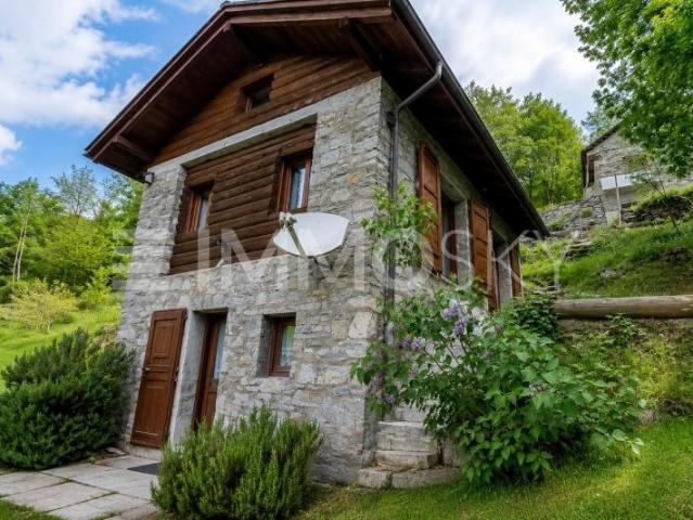 Charmantes rustikales Haus im Tessin mit offener Aussicht