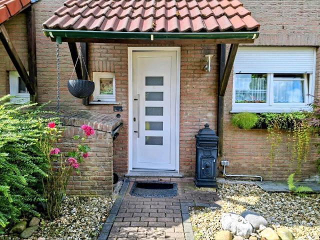 Charmantes Reihenmittelhaus mit Garten, Garage & Stellplatz