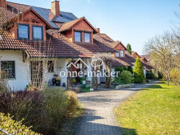 Charmantes Reihenmittelhaus mit Wintergarten, Balkon & Garten in ruhiger Lage von Großheirath
